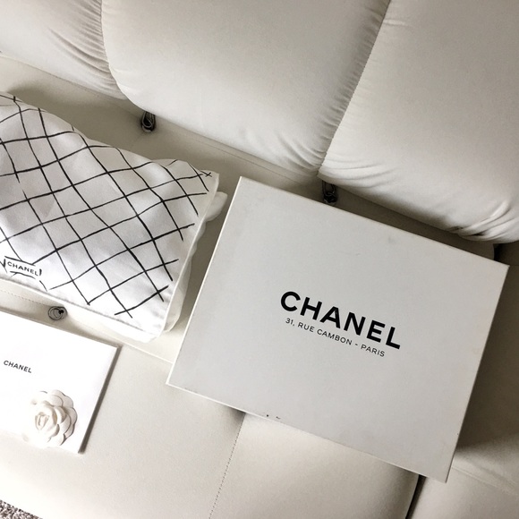 🎊2x HOST PICK🎊 Rare Chevron Chanel Jumbo Double Flap Bag - Picture 13 of 17